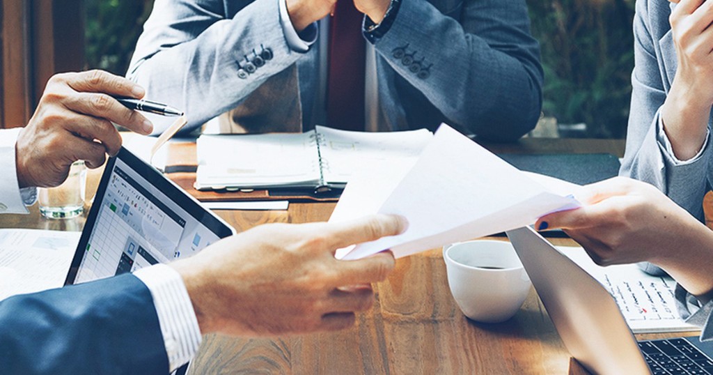 how_to_run_an_effective_business_meeting_-_a_step-by-step_guide.jpg__1200x630_q90_crop_subject_location-420304_subsampling-2_upscale