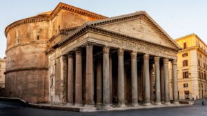 From July 3rd, visiting the Pantheon will be subject to an entrance fee. 40
