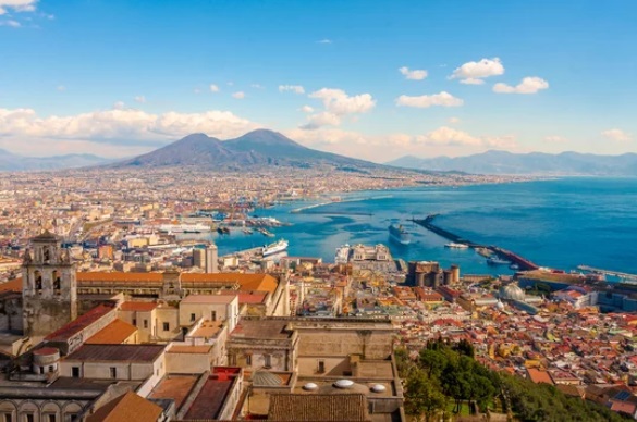 A Weekend Guide to Naples’ Culinary and Cultural Highlights 63