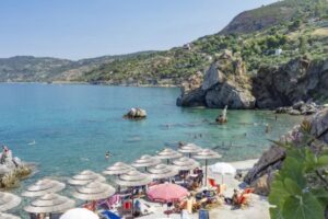 Exploring Italy’s Stunning Beaches by Train: A Guide for Expats 25