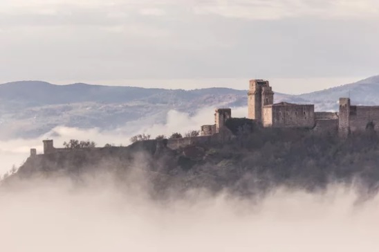 The Best Places to Visit in Italy by Train This Fall 8