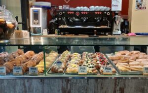 A Guide to Italian Dining: Understanding Different Types of Restaurants in Italy 28
