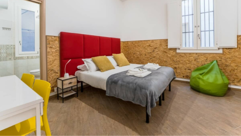 10 Rome Campo di Fiori 6 guests 3 bedrooms 2 bathrooms 1 st floor 100 sqm expats living in rome 768x435