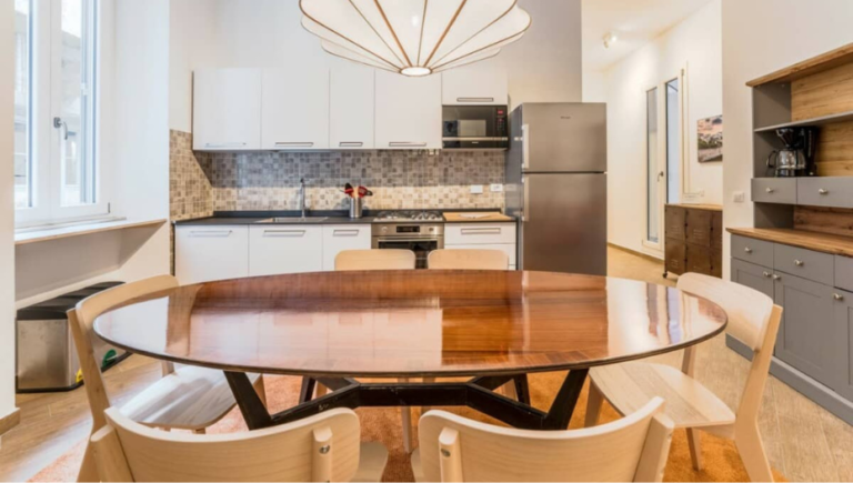 4 Rome Campo di Fiori 6 guests 3 bedrooms 2 bathrooms 1 st floor 100 sqm expats living in rome 768x435