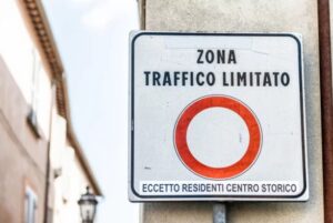 Understanding ZTL (Zona a Traffico Limitato) in Italy 193